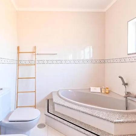 בית נופש Copa - House In Quiet Area With Patio ויאנה דו קסטלו