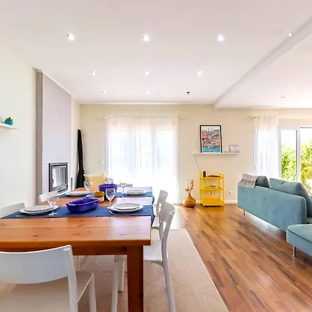 Copa - House In Quiet Area With Patio ויאנה דו קסטלו