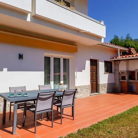 Copa - House In Quiet Area With Patio Ferienhaus *