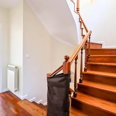 Copa - House In Quiet Area With Patio Виана-ду-Каштелу