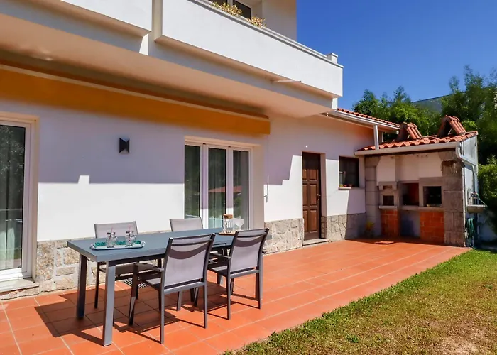 Copa - House In Quiet Area With Patio Ferienhaus *